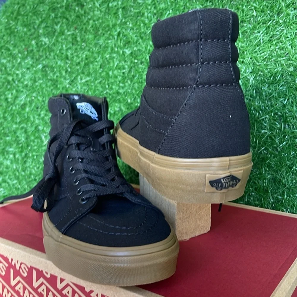 Vans Men’s Sk8-Hi Reissue (Canvas Gum) Black/Lghtgm VN0A2XSBL0D Sneakers